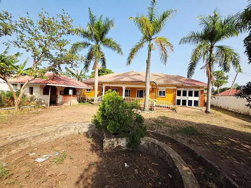 Commercial Property with Guest House and Bar for sale in Lira in Plot 616, Block 7, Kirombe, Erute County, Lira District, Uganda.